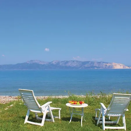 בית נופש Four Bedroom Holiday In
