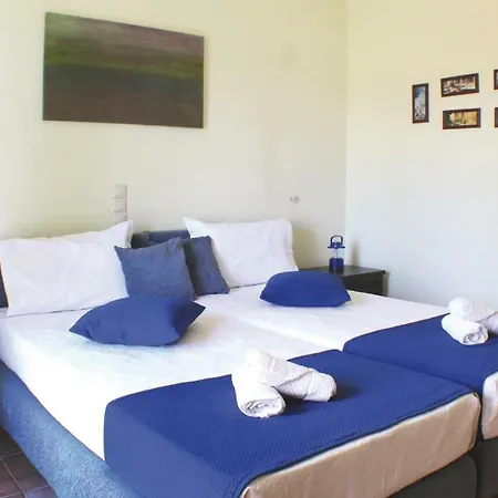 Four Bedroom Holiday In בית נופש פפקי