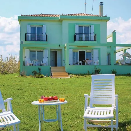 Four Bedroom Holiday In בית נופש פפקי
